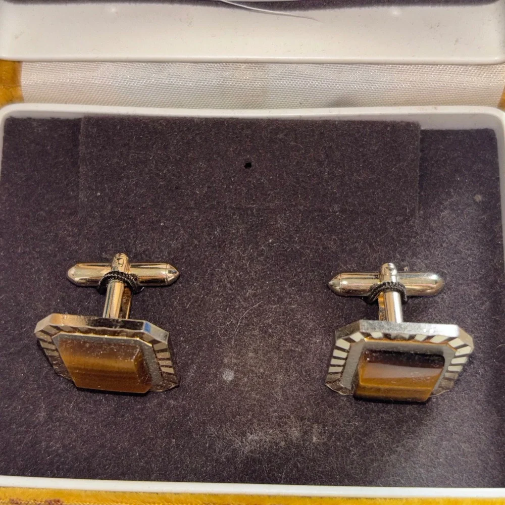 New 1960s Swank Mens OS Brown Tiger Eye Gold Tone Square Vintage Cufflinks